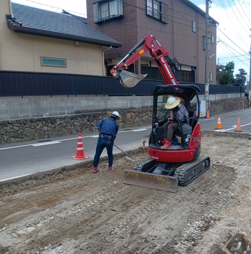 黒田積工の施工の様子（道路土工）